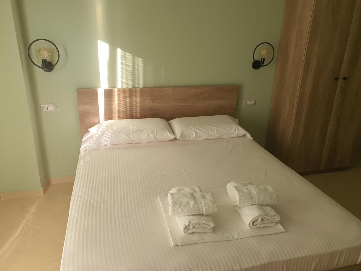 Darla Sea View Apartment Vlorë Buitenkant foto