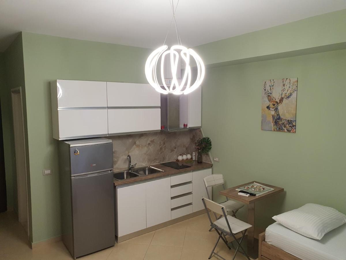 Darla Sea View Apartment Vlorë Buitenkant foto